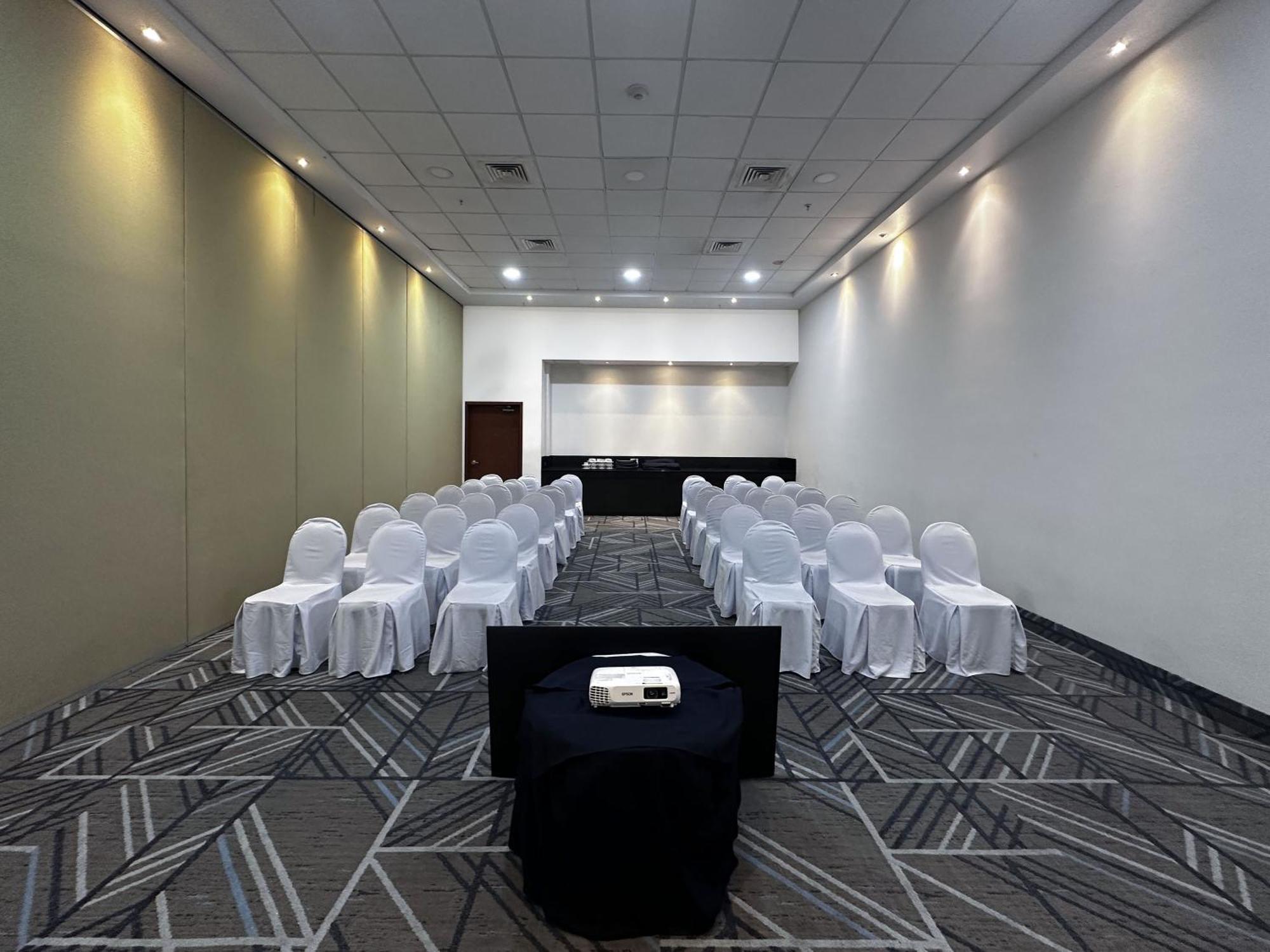 Holiday Inn Express Merida By Ihg Exterior foto